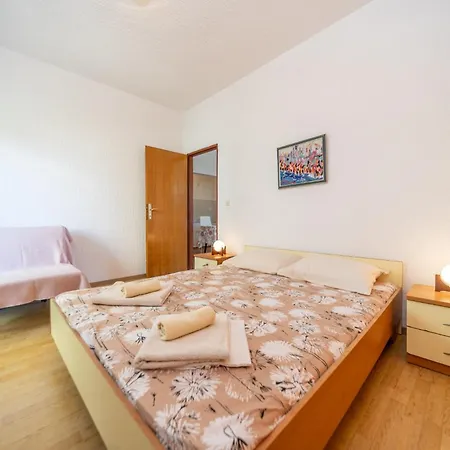 Apartment By The Sea Barbat, Rab - 14512 Rab Town