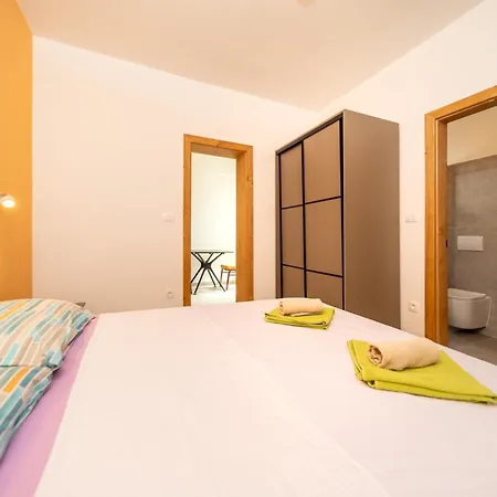 By The Sea Barbat, Rab - 14512 Apartment Rab Town