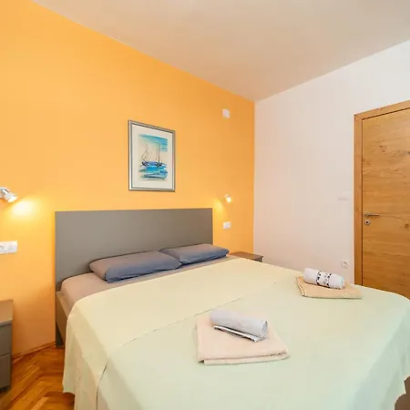 Apartment By The Sea Barbat, Rab - 14512 *